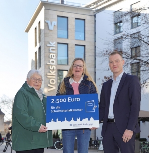 Volksbank Paderborn unterstützt Schulmaterialienkammer der Diakonie mit 2.500 Euro