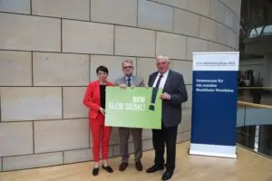 20240703 Stimmenübergabe NRW bleib sozial_1