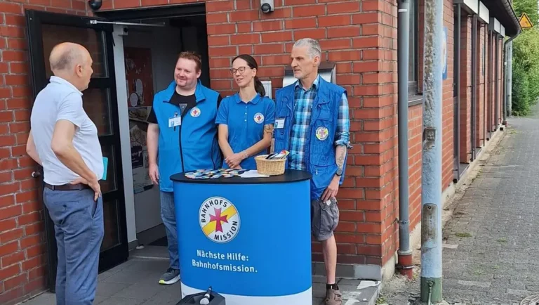 Landrat Christoph Rüther zu Besuch in der Bahnhofsmission